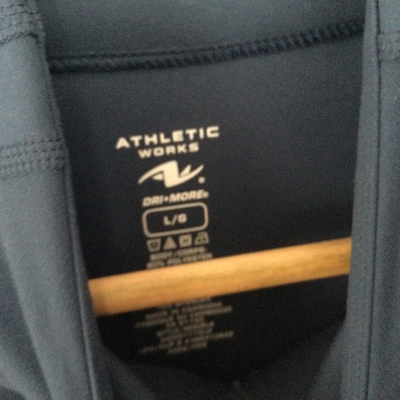 Athletics Works Large Running Workout Jacket Great Layering piece - Picture 7 of 9